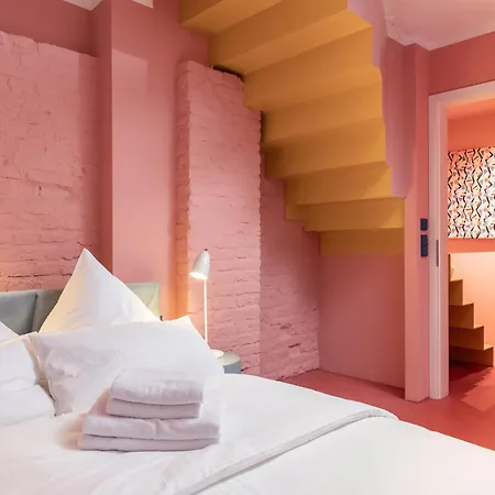 Apartman Memphis Design Loft Duplex -40sqm- Near Antonplatz Berlin